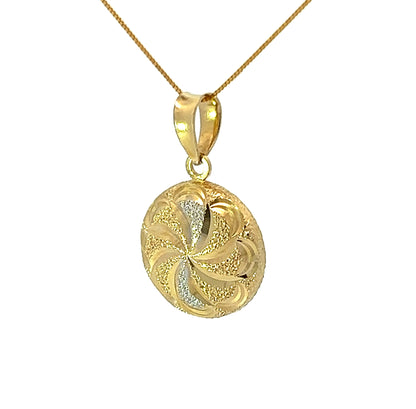 18Ct Tri-Toned Gold Decorative Pendant