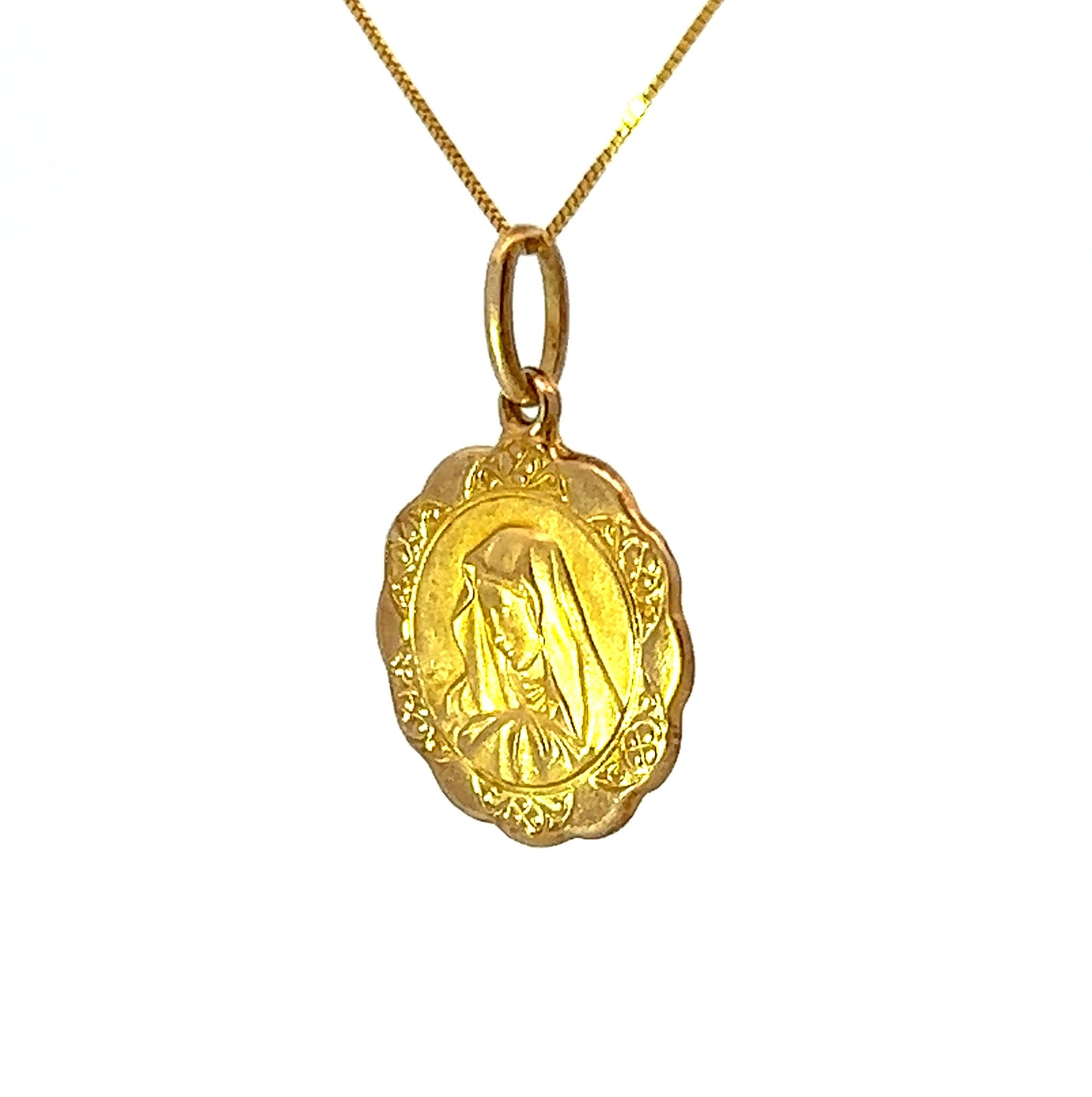 18Ct Yellow Gold Madonna Virgin Mary Pendant