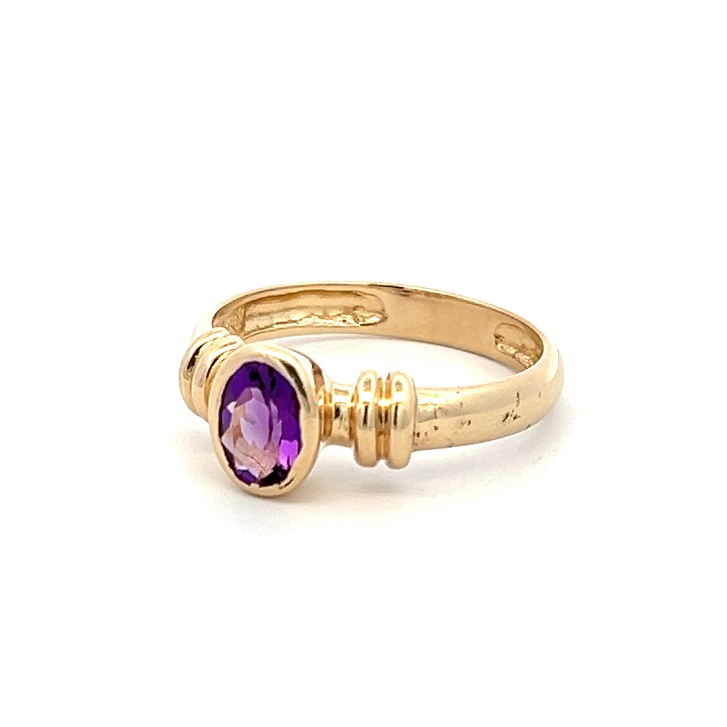 9Ct Yellow Gold Oval Cut Amethyst Ring