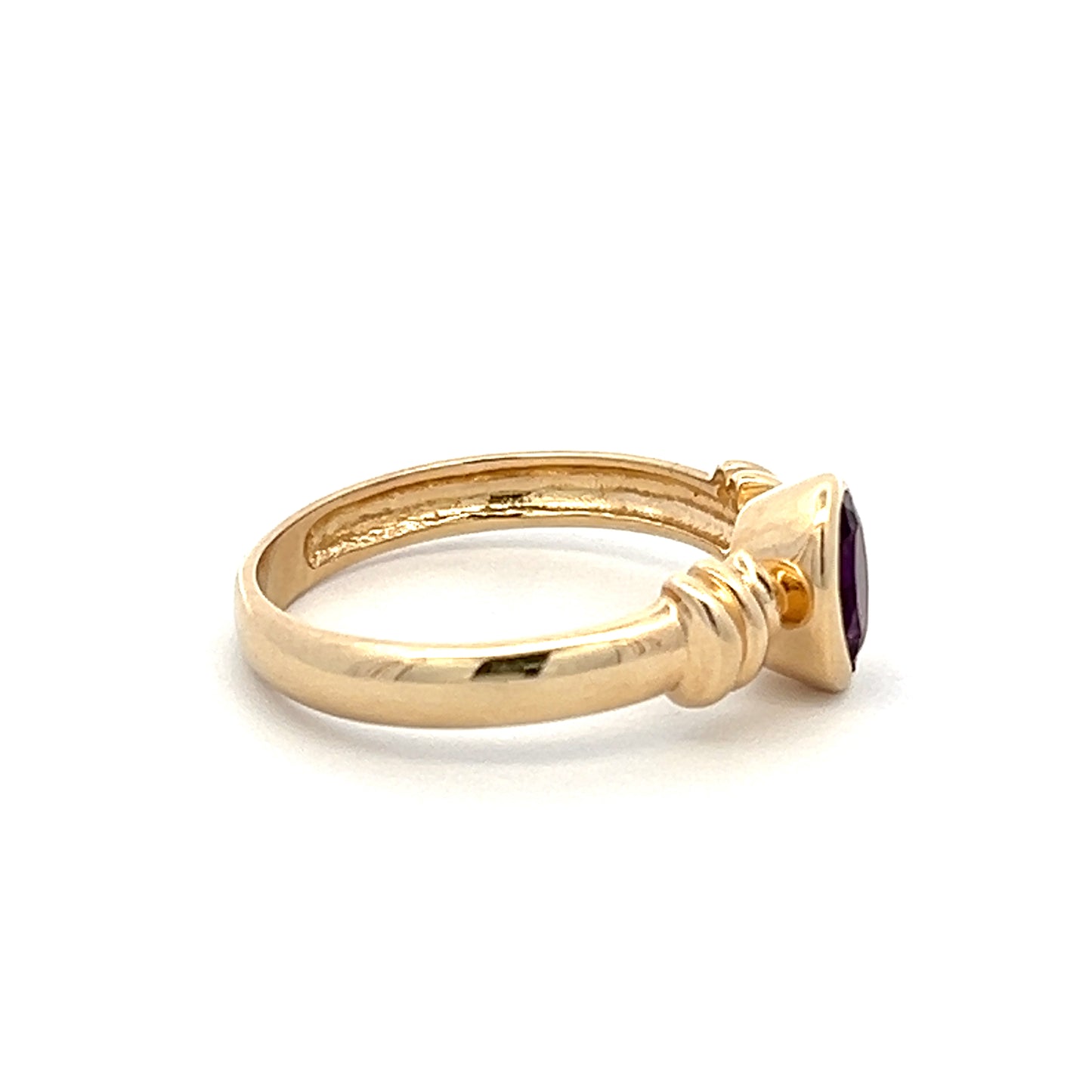 9Ct Yellow Gold Oval Cut Amethyst Ring