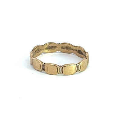 9Ct Yellow Gold Vintage Scalloped Band Ring