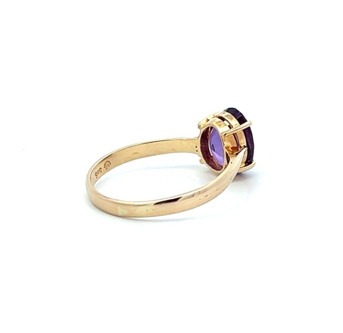 14Ct Yellow Gold Purple Gemstone Ring