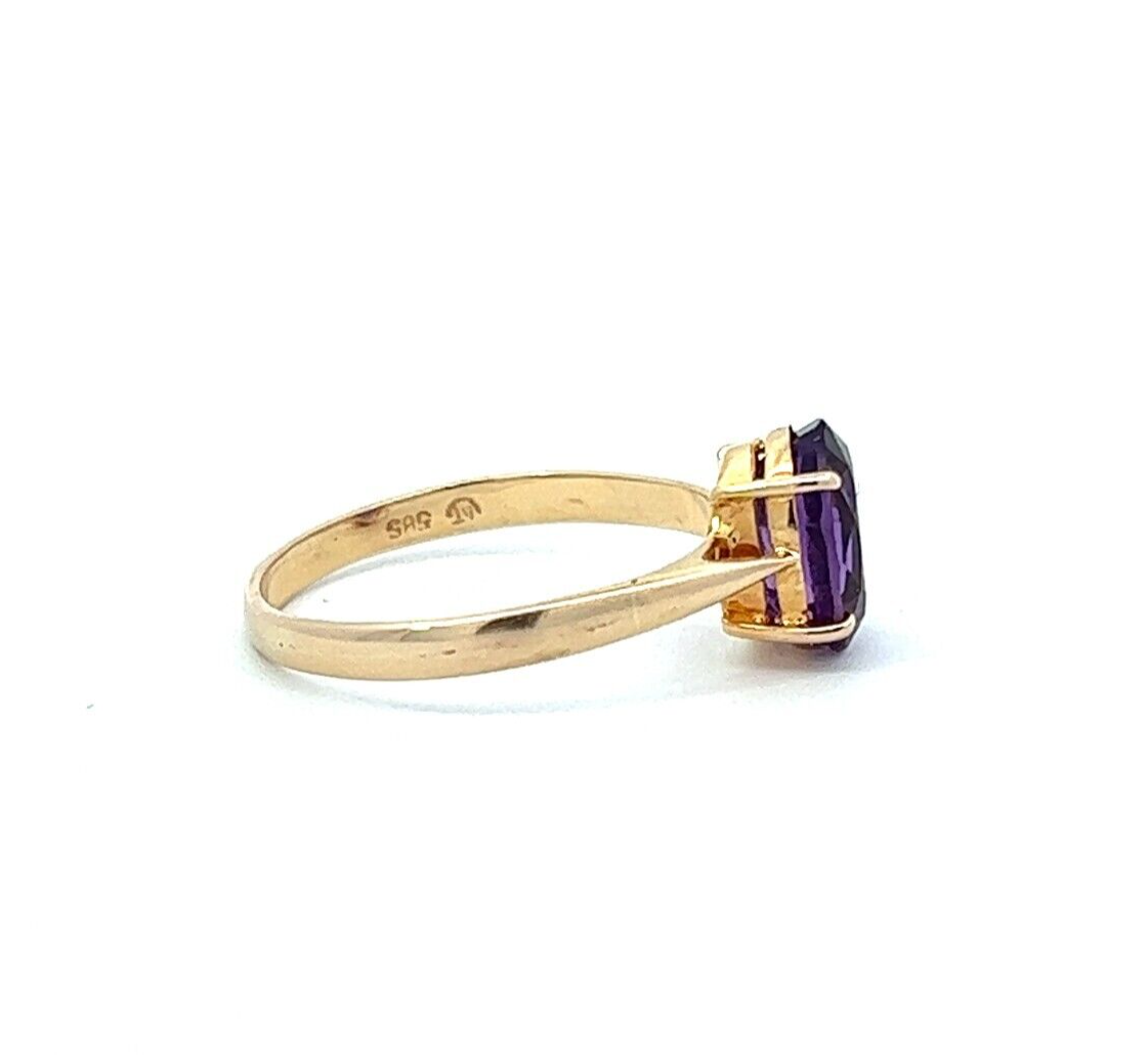 14Ct Yellow Gold Purple Gemstone Ring