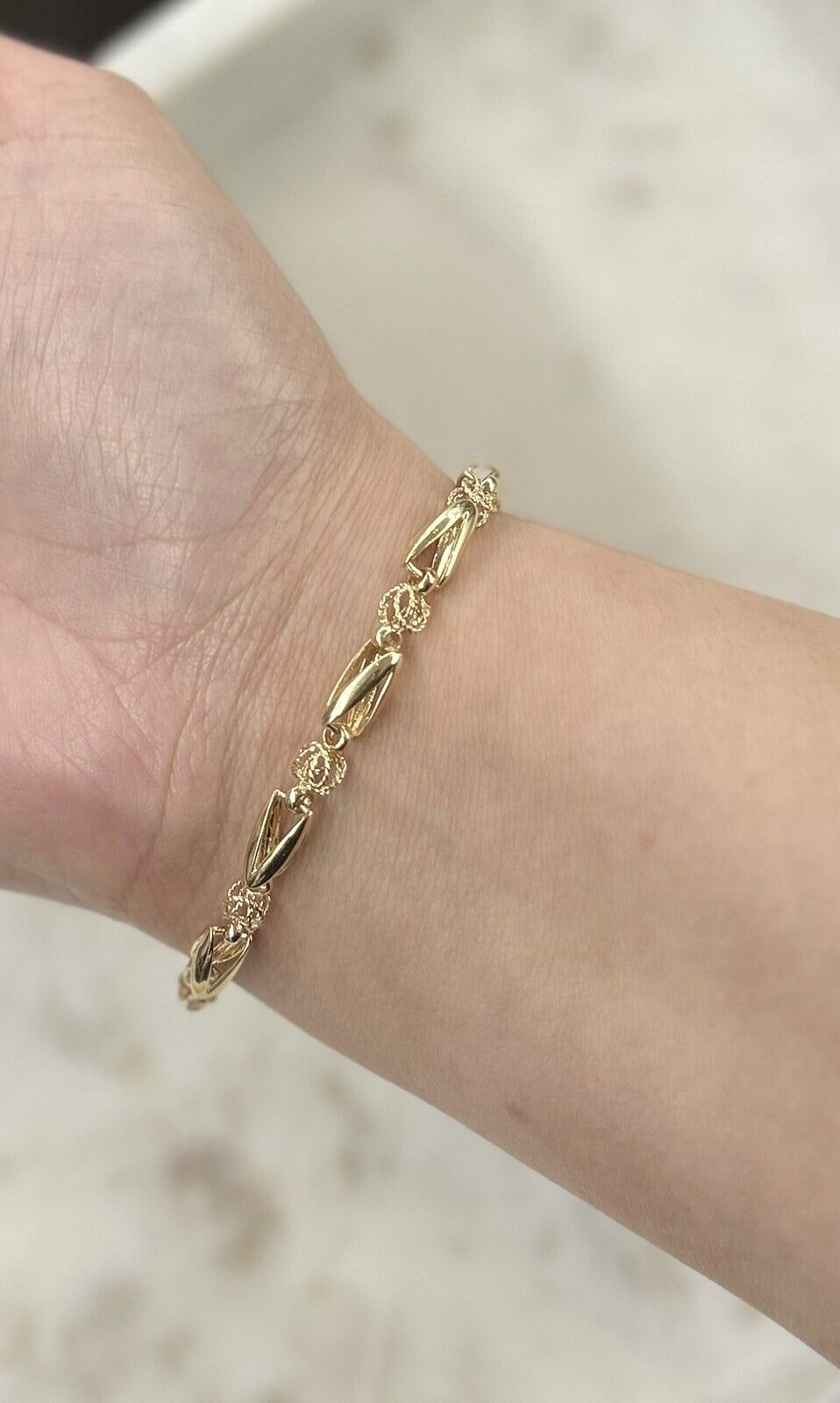 9Ct Yellow Gold Tulip & Open Ball Link Bracelet - 19cm