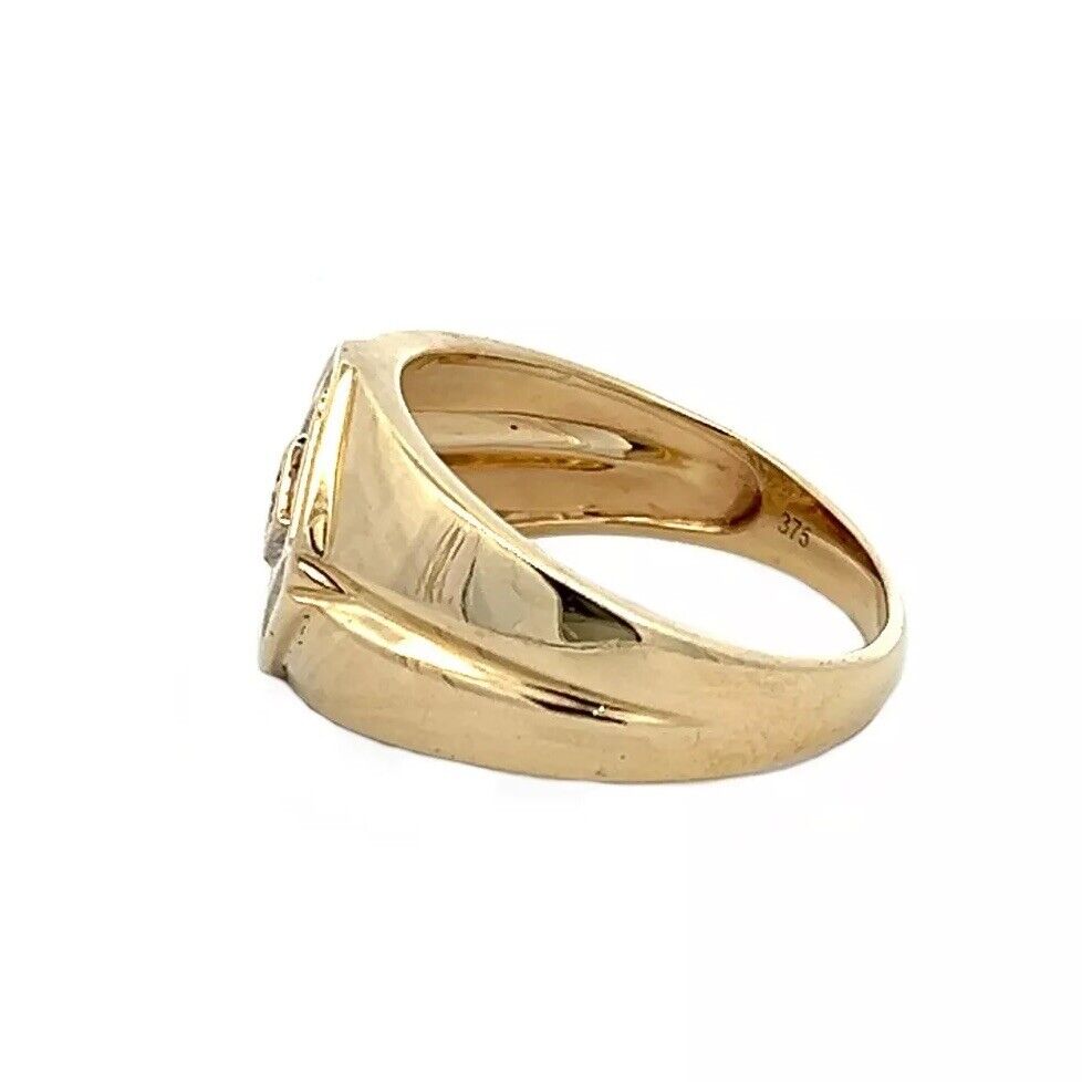 9Ct Yellow Gold 0.15 Carat TW Diamond Men's Ring