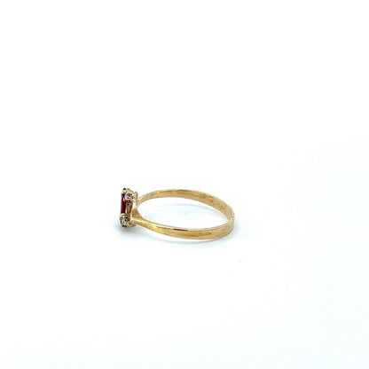 18Ct Yellow Gold Red Gemstone & Diamond Ring