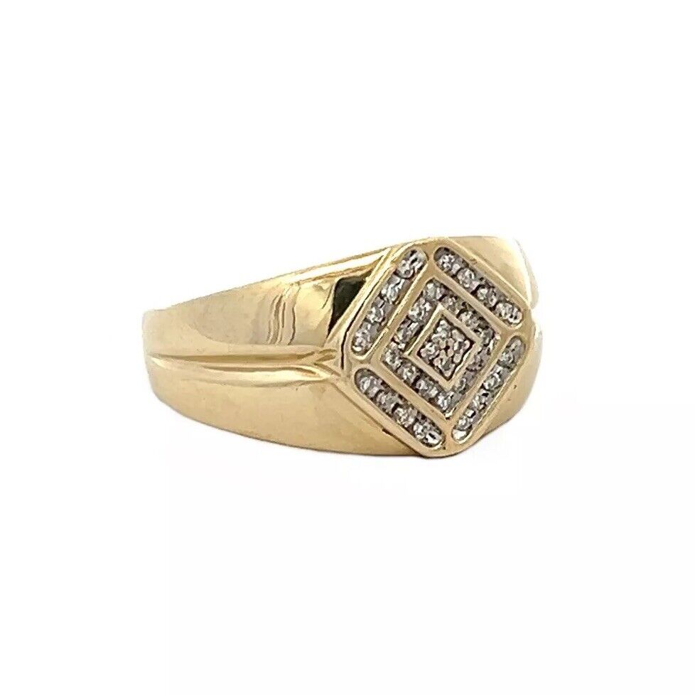 9Ct Yellow Gold 0.15 Carat TW Diamond Men's Ring