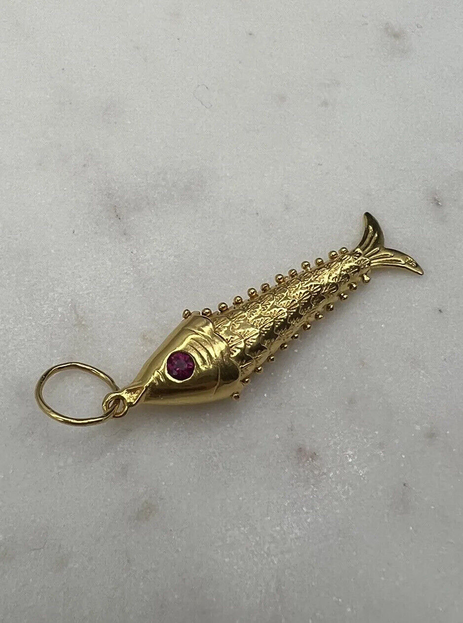 Gold fish deals pendant design