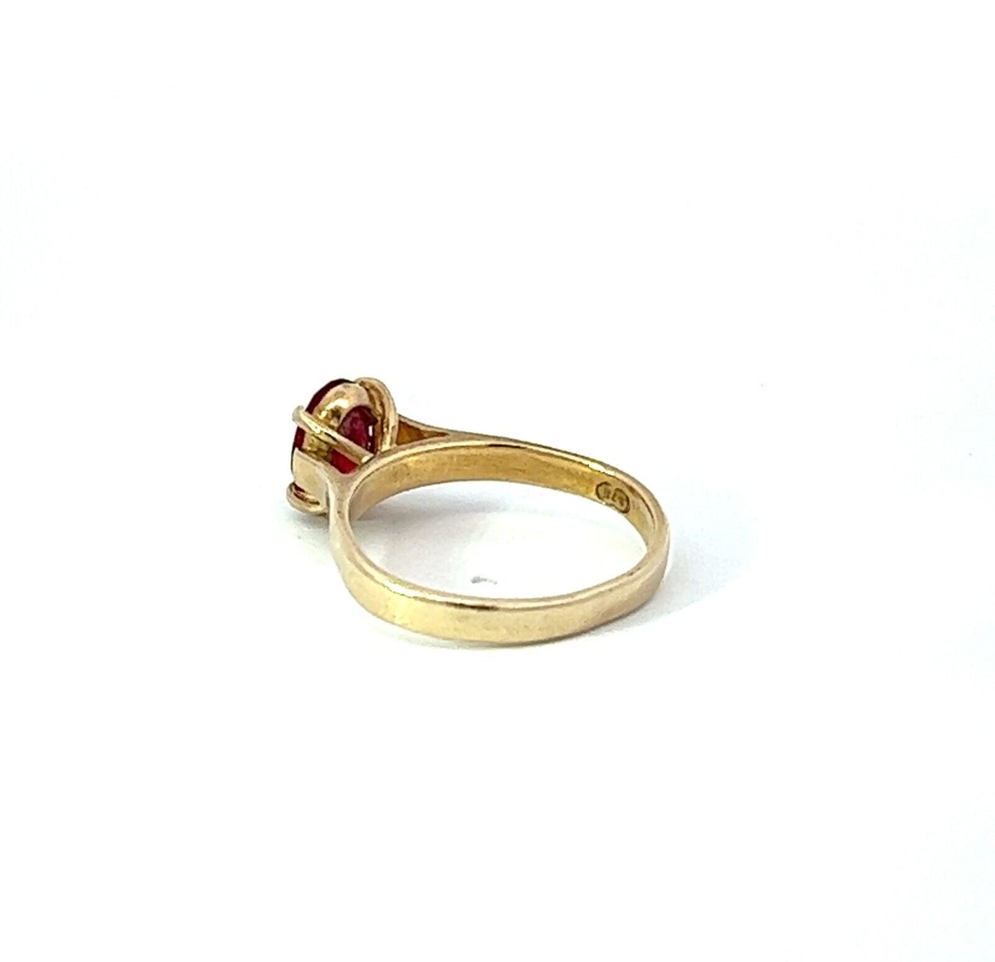 9Ct Yellow Gold Red Gemstone Ring