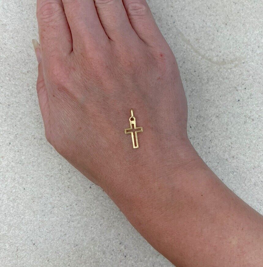 18Ct Yellow Gold Miniature Radiant Silhouette Cross Charm Pendant