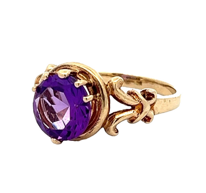 9Ct Yellow Gold Vintage Purple Stone Cocktail Ring