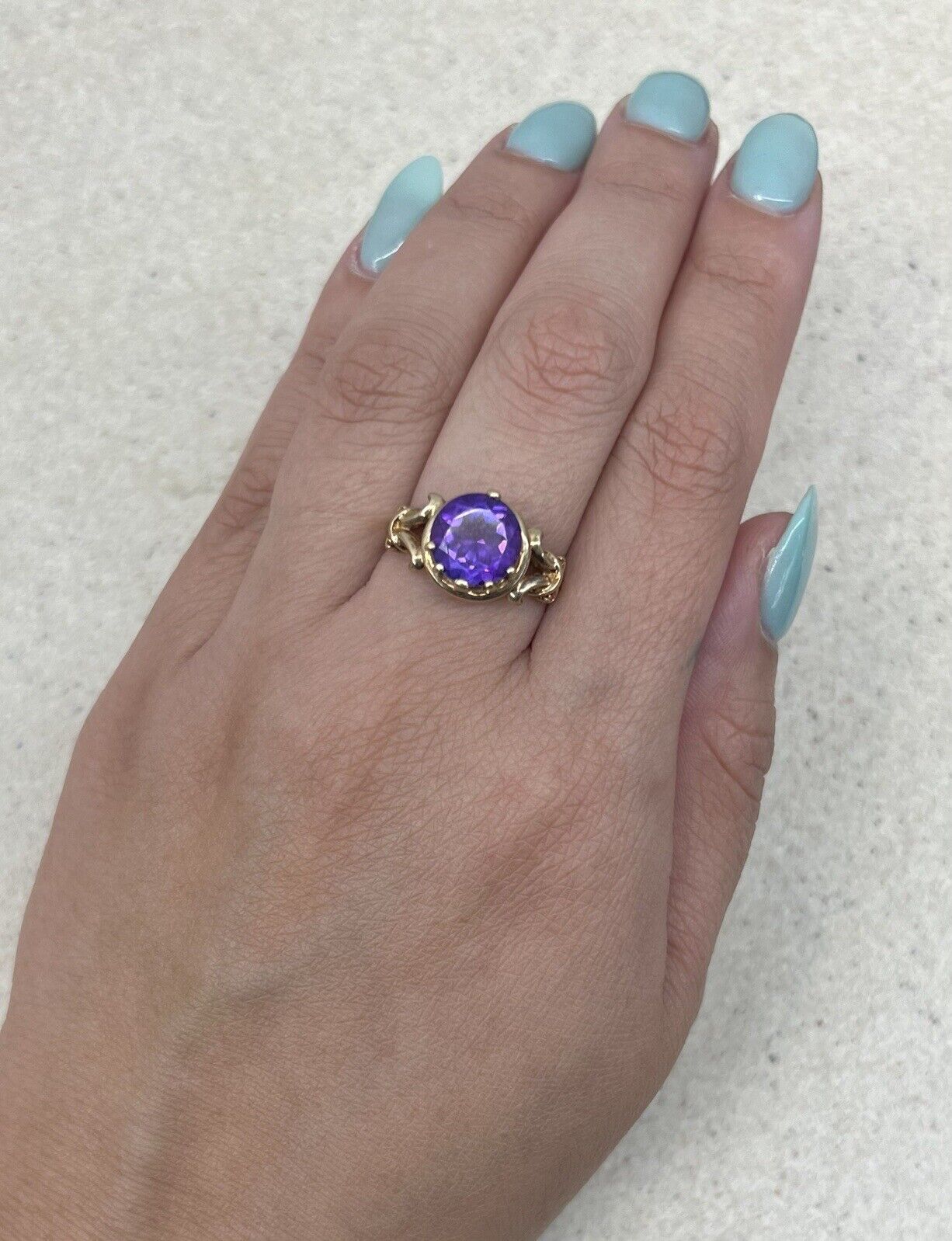 9Ct Yellow Gold Vintage Purple Stone Cocktail Ring