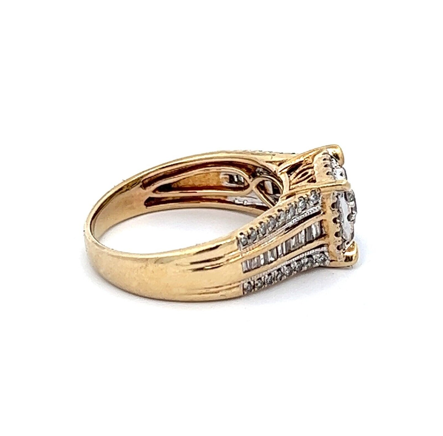 9Ct Yellow Gold Diamond Ring - 0.93 Carat TDW