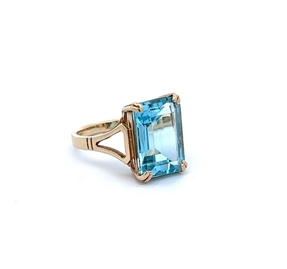 9Ct Yellow Gold Emerald Cut Blue Topaz Ring