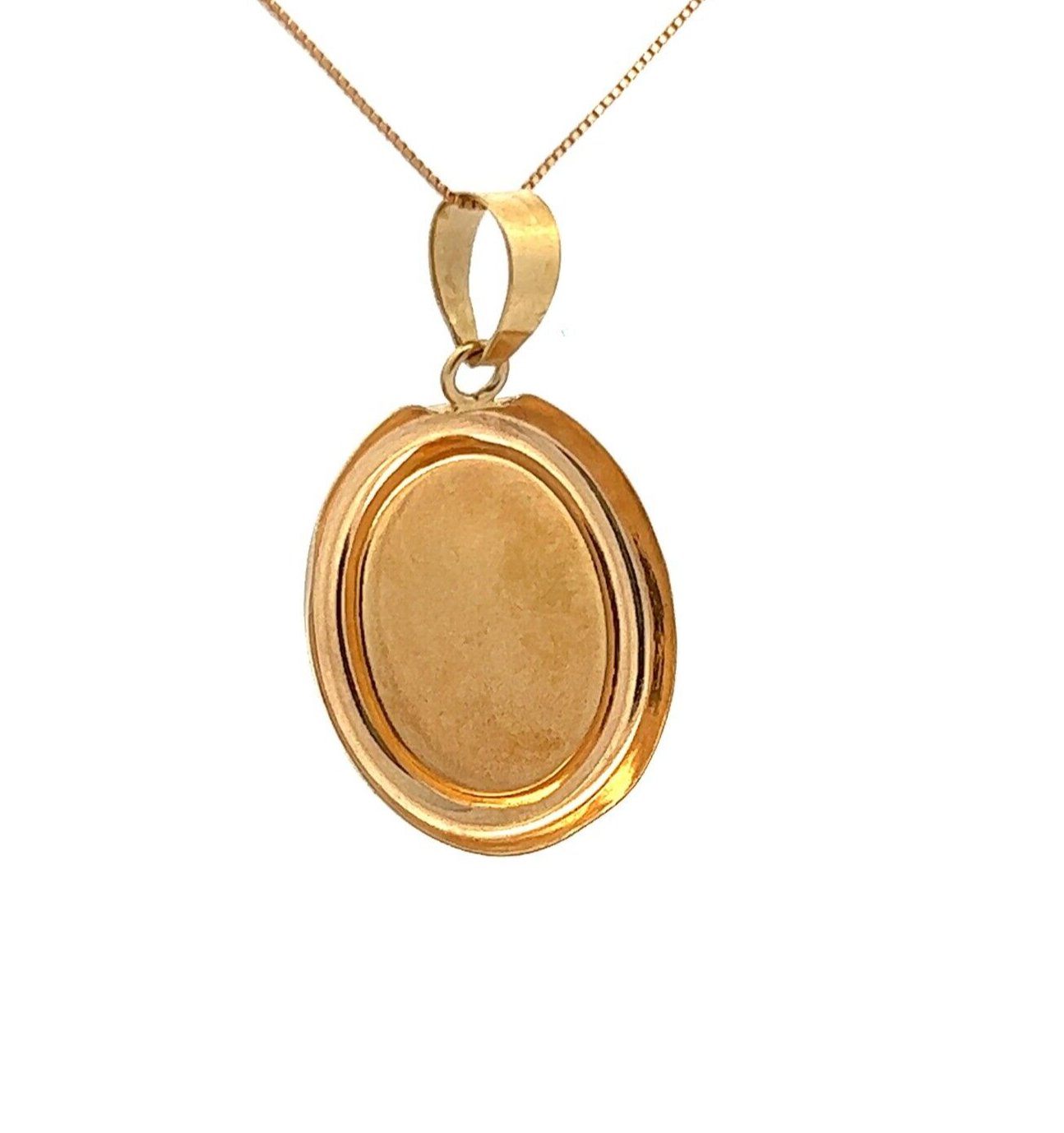 18Ct Yellow Gold Victorian Queen Pendant