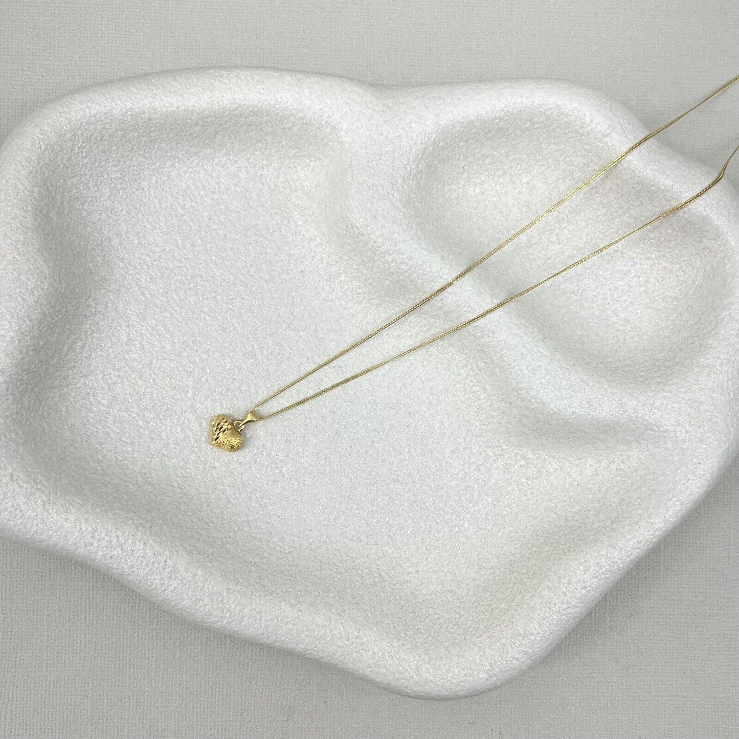 18Ct Yellow Gold Heart Pendant and 18Ct 46cm Trace Chain Necklace Set