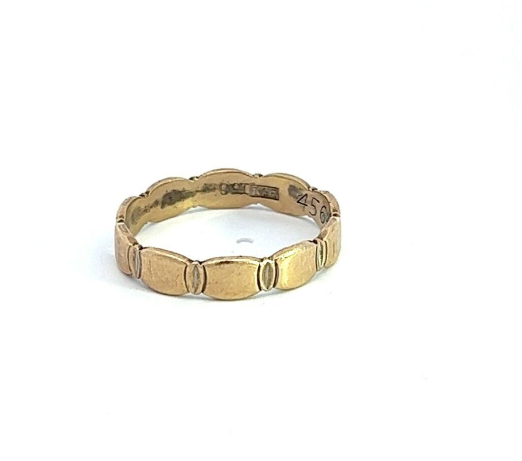 9Ct Yellow Gold Vintage Scalloped Band Ring